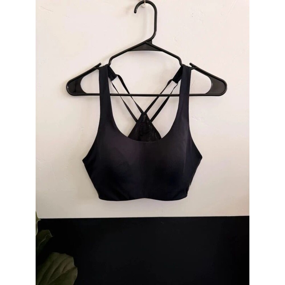 On Running Size Large Sports Bra